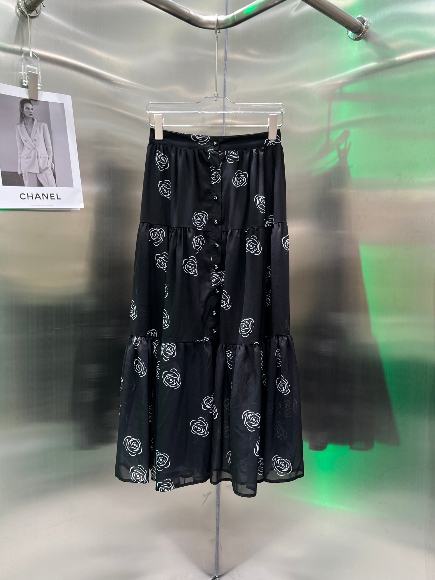 0528 Rose pattern skirt