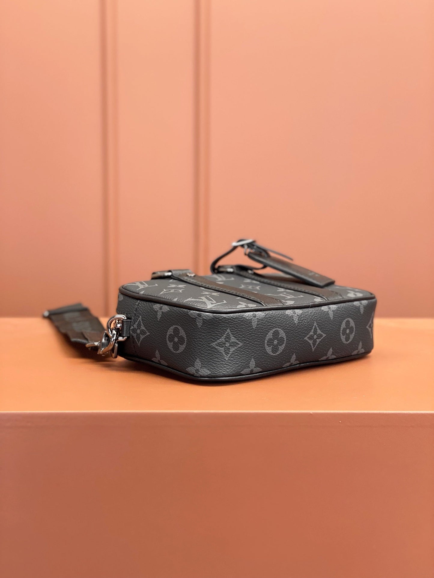 0528 Nano Porte Documents Voyage Monogram Eclipse