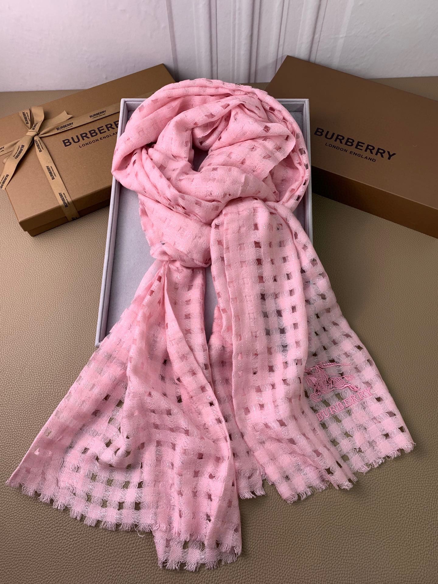 1007 Exquisite delicate soft skin scarf