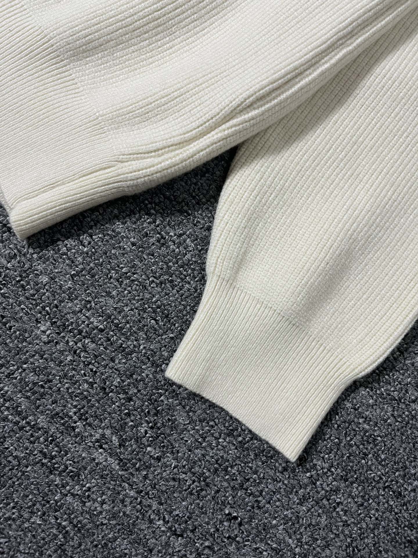 1021 High quality turtleneck design skin-friendly wool sweater