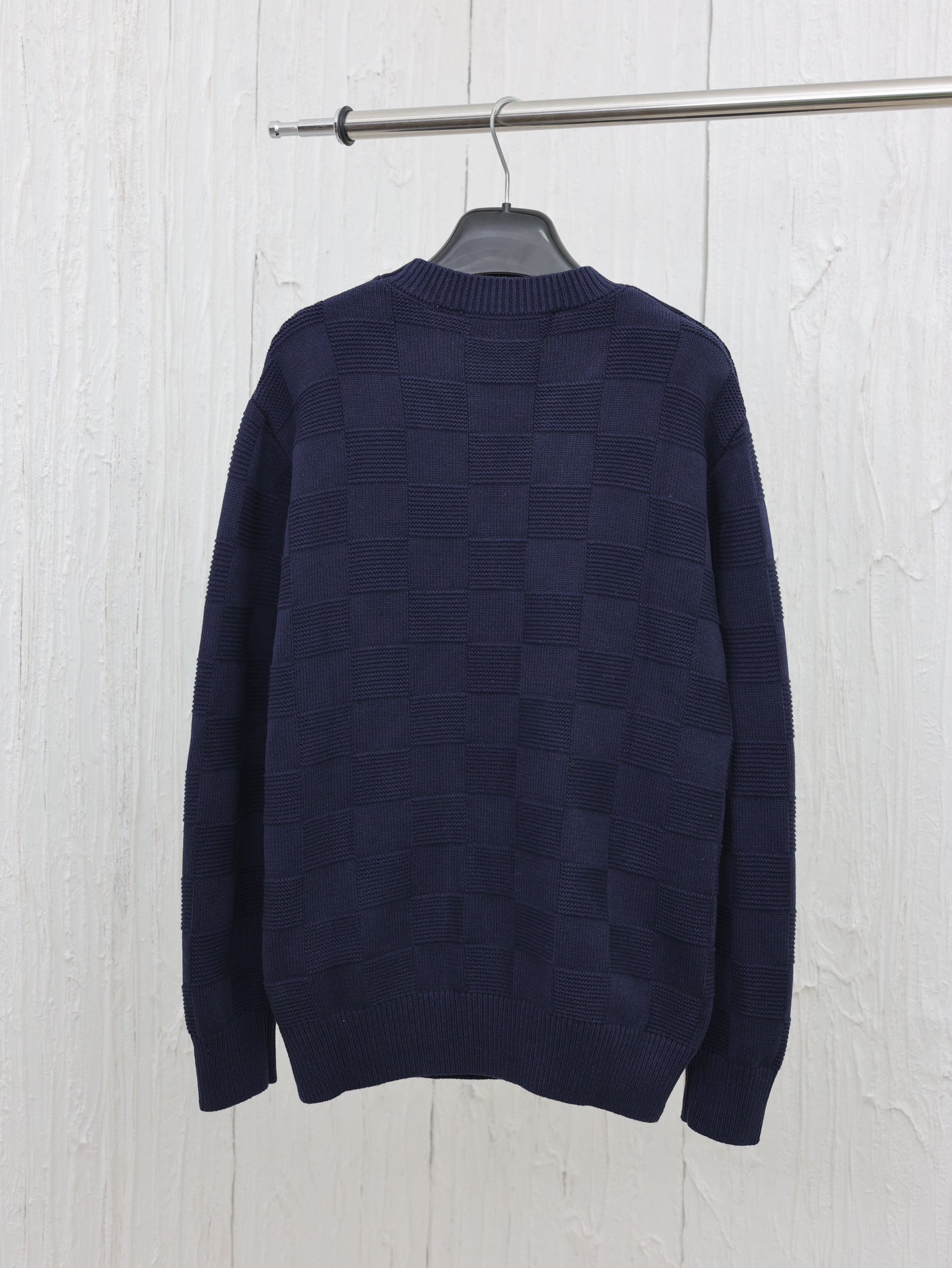 1105 New beaded checkerboard crewneck sweater