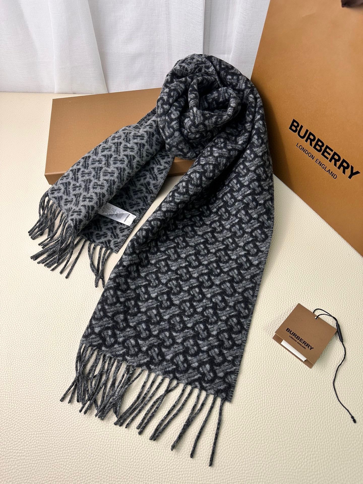 1105 New high quality skin friendly comfort scarf