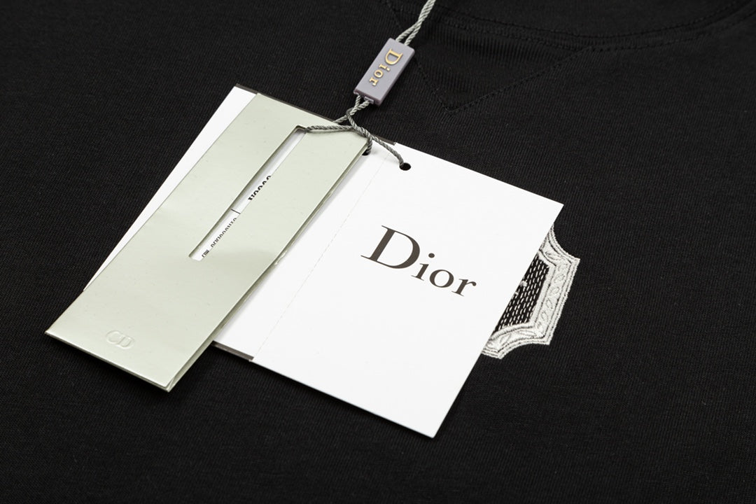 1219 monogram classic silver frame T-shirt